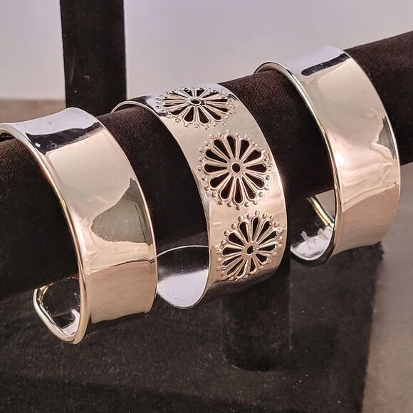 Lot of Three Wide Contemporary Silver Cuff Bracelets - Picture 1 of 8